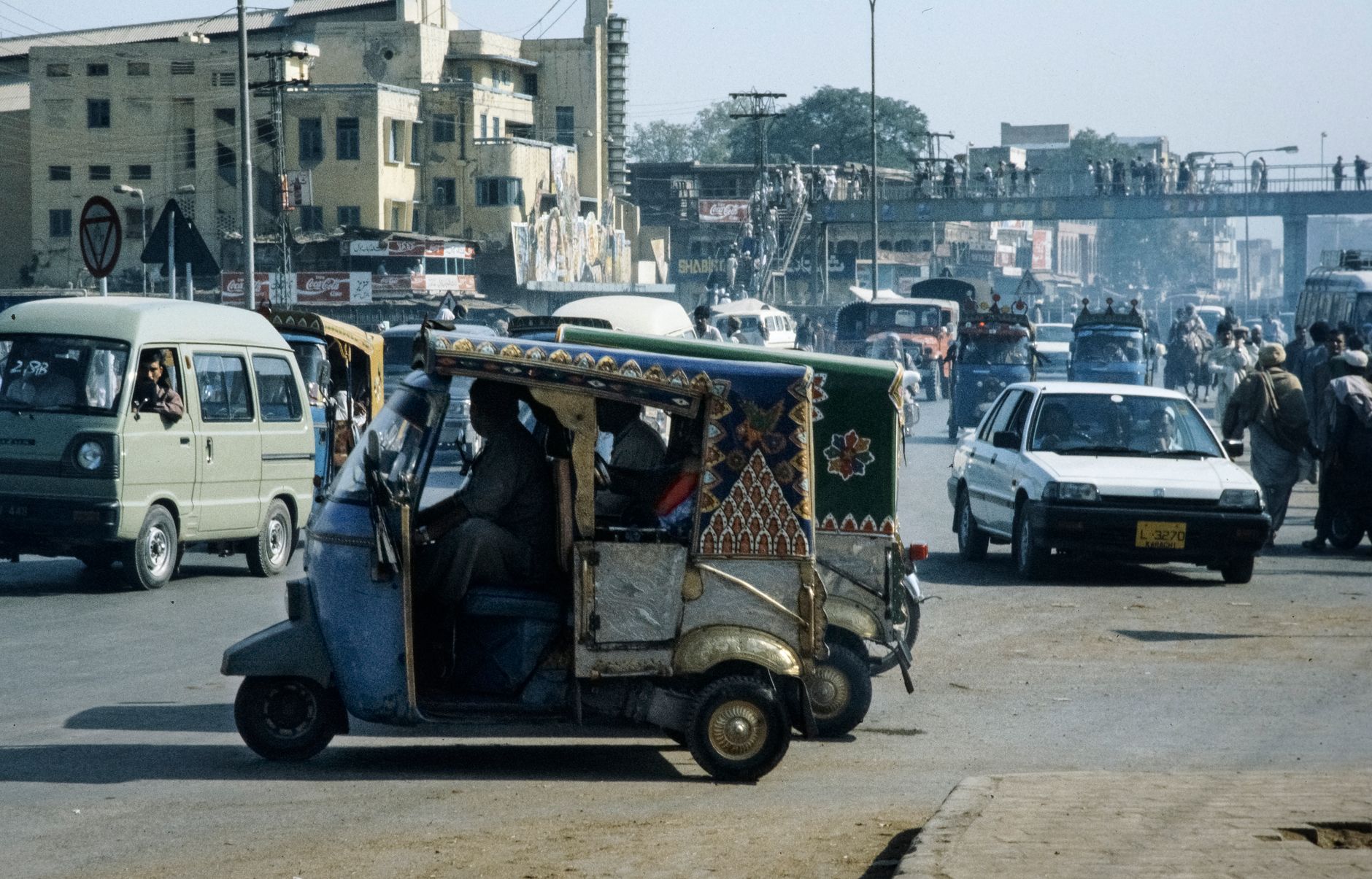 Pick and Drop Service Near Me: What It Costs in 9 Pakistani Cities
