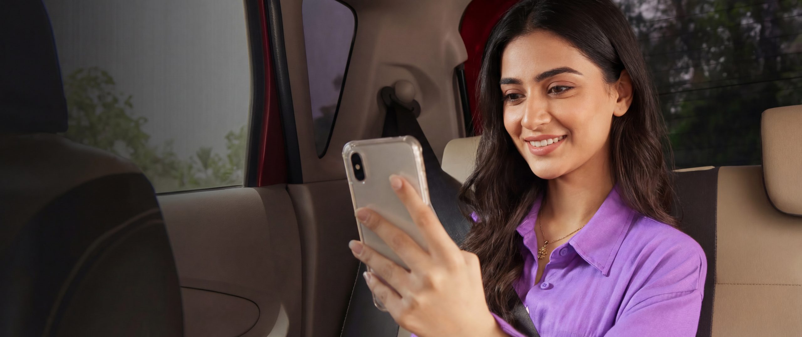 Passenger using Shareide app